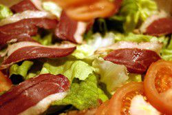 http://www.aftouch-cuisine.com/images/recettes/Salade_de_magret_fume.jpg
