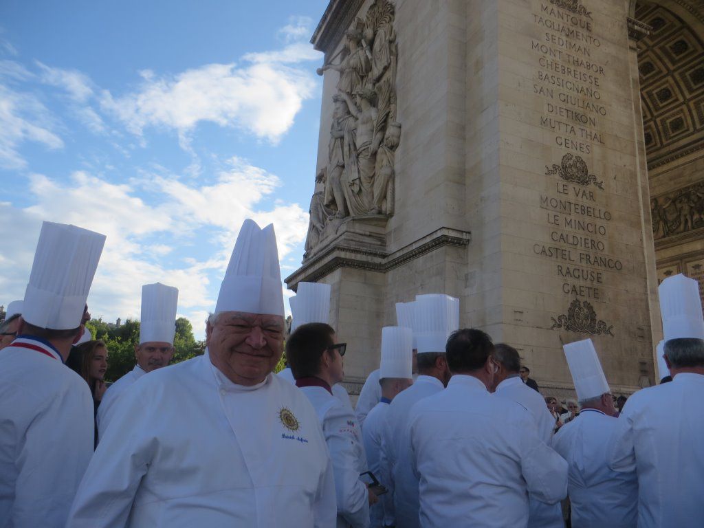 Les Cuisiniers de l'Acadmie Culinaire de France ravivent la flamme Patrick.asfaux@aftouch.fr