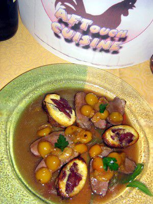 Roasted strips of duck magret with mirabelle plums