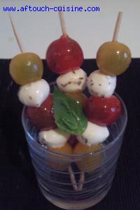 Brochettes de tomate cerises et mozzarella