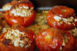 Coques de tomates gratines