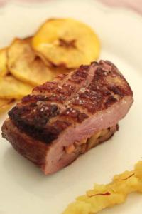 Magret de canard fourr aux pommes safranes