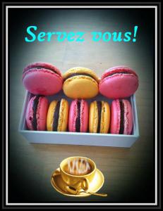 Macarons aux fruits rouges et chocolats blancs...