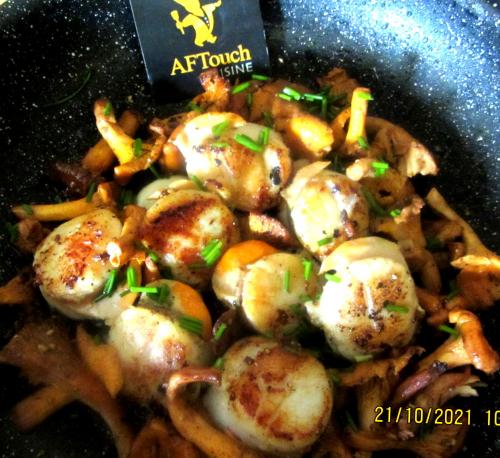 Pole de coquilles st Jacques aux girolles