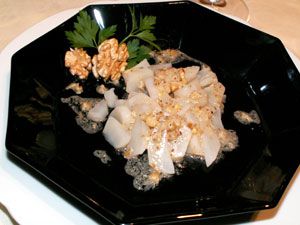 Jerusalem artichokes and walnut salad