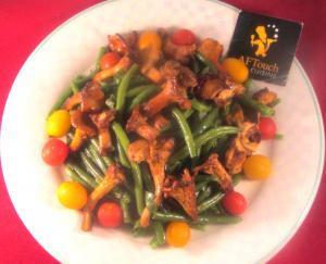 Salade gourmande de haricots verts et premires girolles.